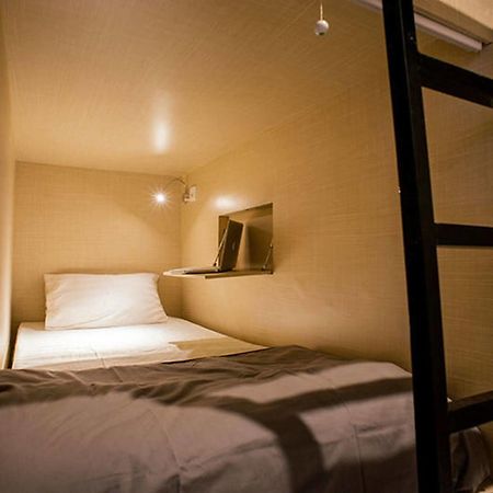 Bedplus Backpacker Kuta Legian Esterno foto