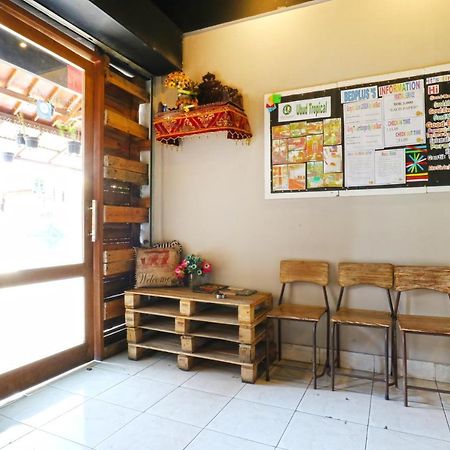 Bedplus Backpacker Kuta Legian Esterno foto